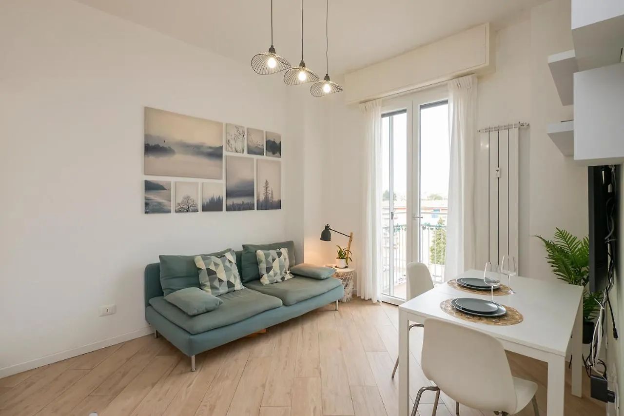 I Host Apartment - Alzaia 118 contacts