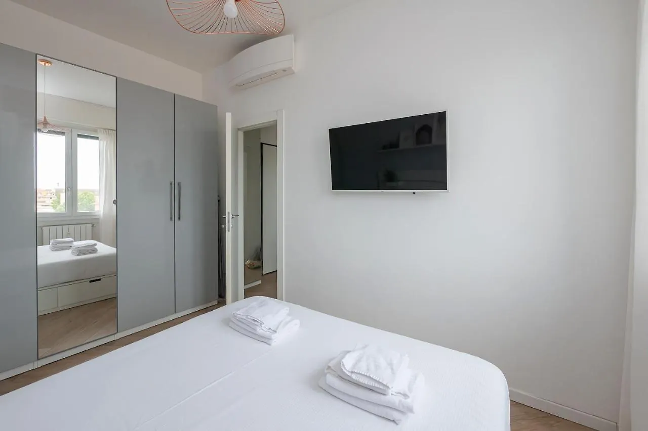 I Host Apartment - Alzaia 118 Milan
