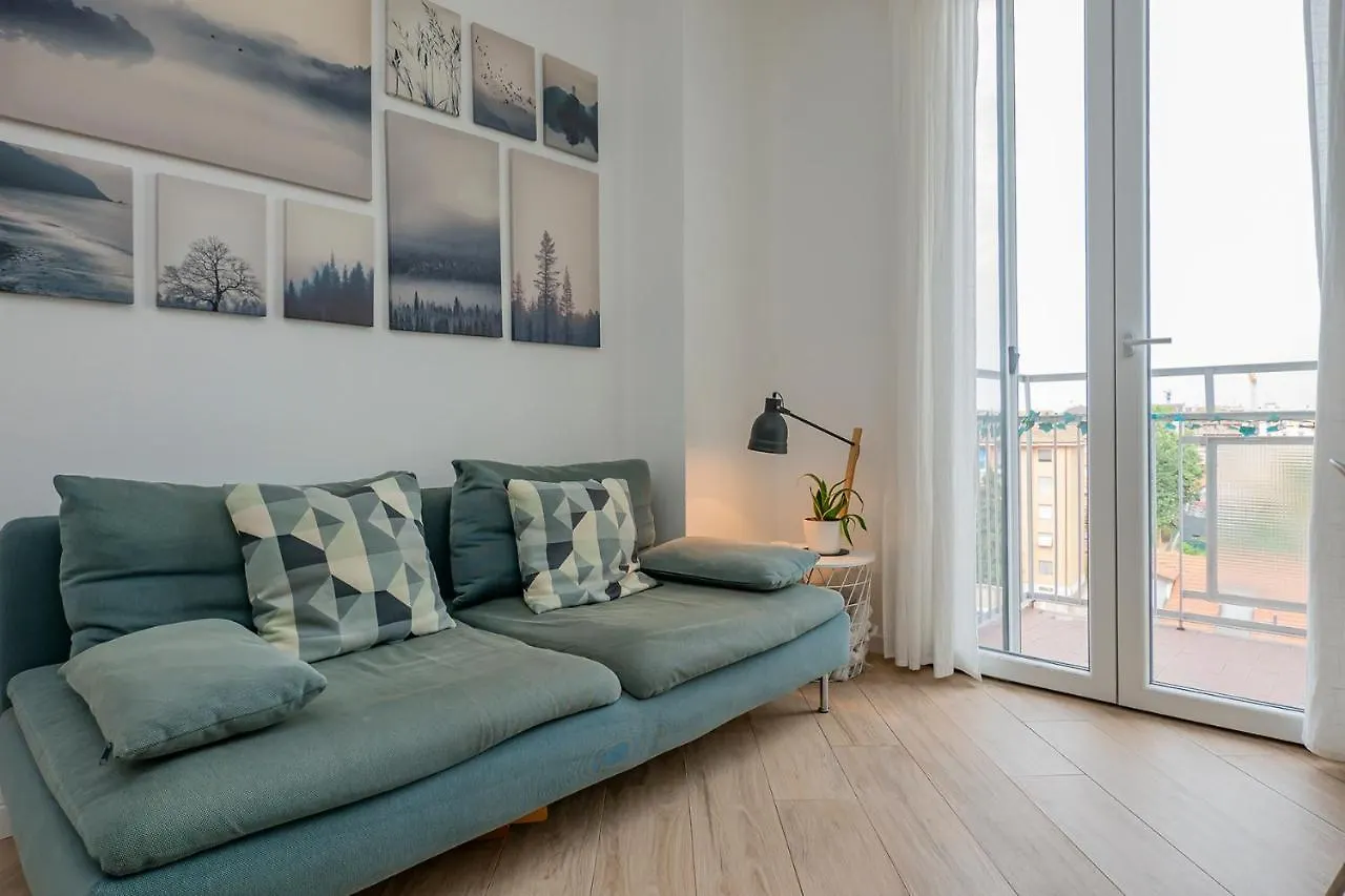 I Host Apartment - Alzaia 118 Milan Italy