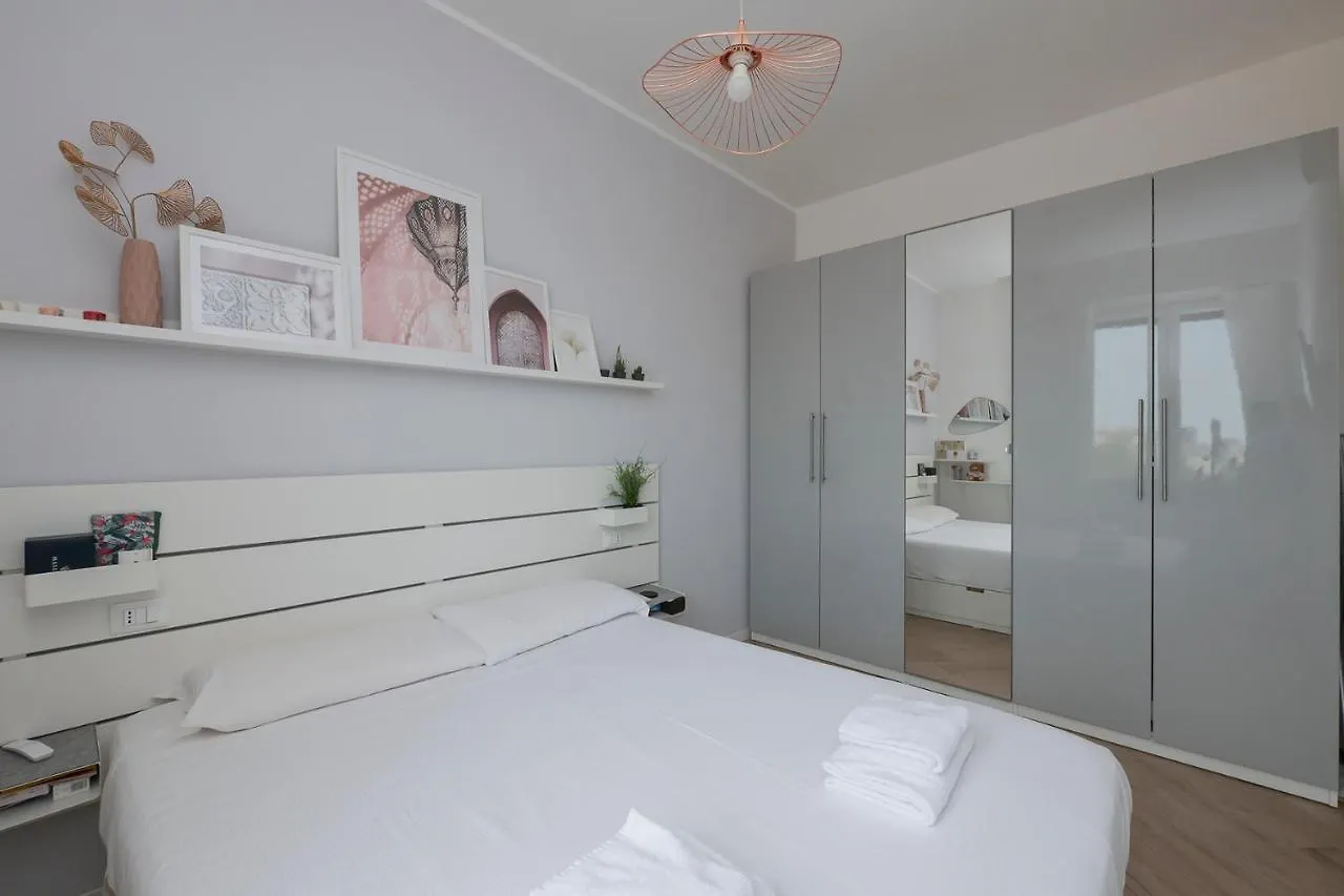 I Host Apartment - Alzaia 118 Milan 0*,
